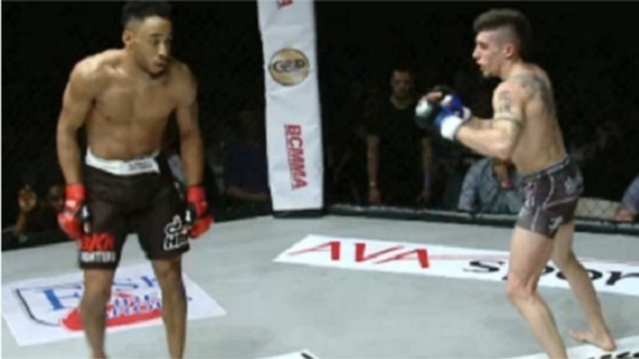 Dieser MMA-Kämpfer hätte lieber nicht mitten im Kampf tanzen sollen