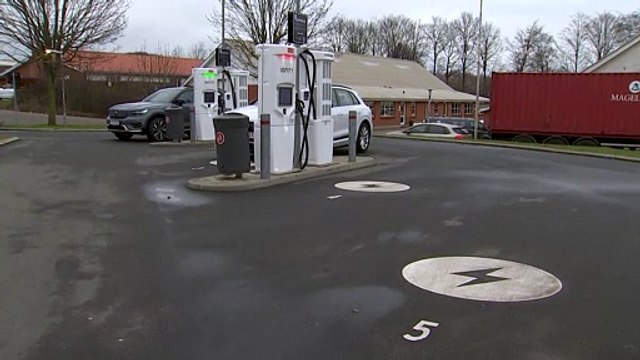 لماذا يُقبل الأوروبيون على شراء السيارات الهجينة؟