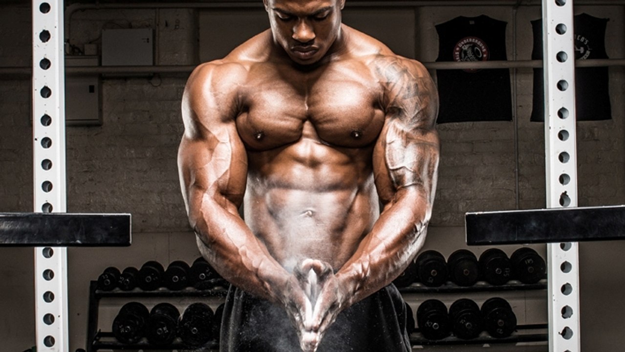 Das Fitnessmodel Simeon Panda zeigt euch den Schlüssel zu massivem Muskelaufbau!