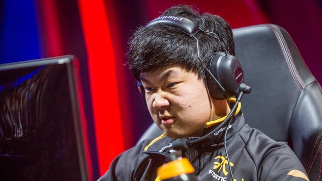 League of Legends : Huni se fait camper et passe la pire game de sa vie en ladder
