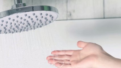 États-Unis : un homme frôle la mort en sortant de sa douche brûlante