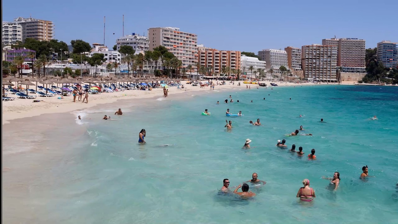 A Calvi, un avion a atterri dans l'eau avec trois personnes à bords
