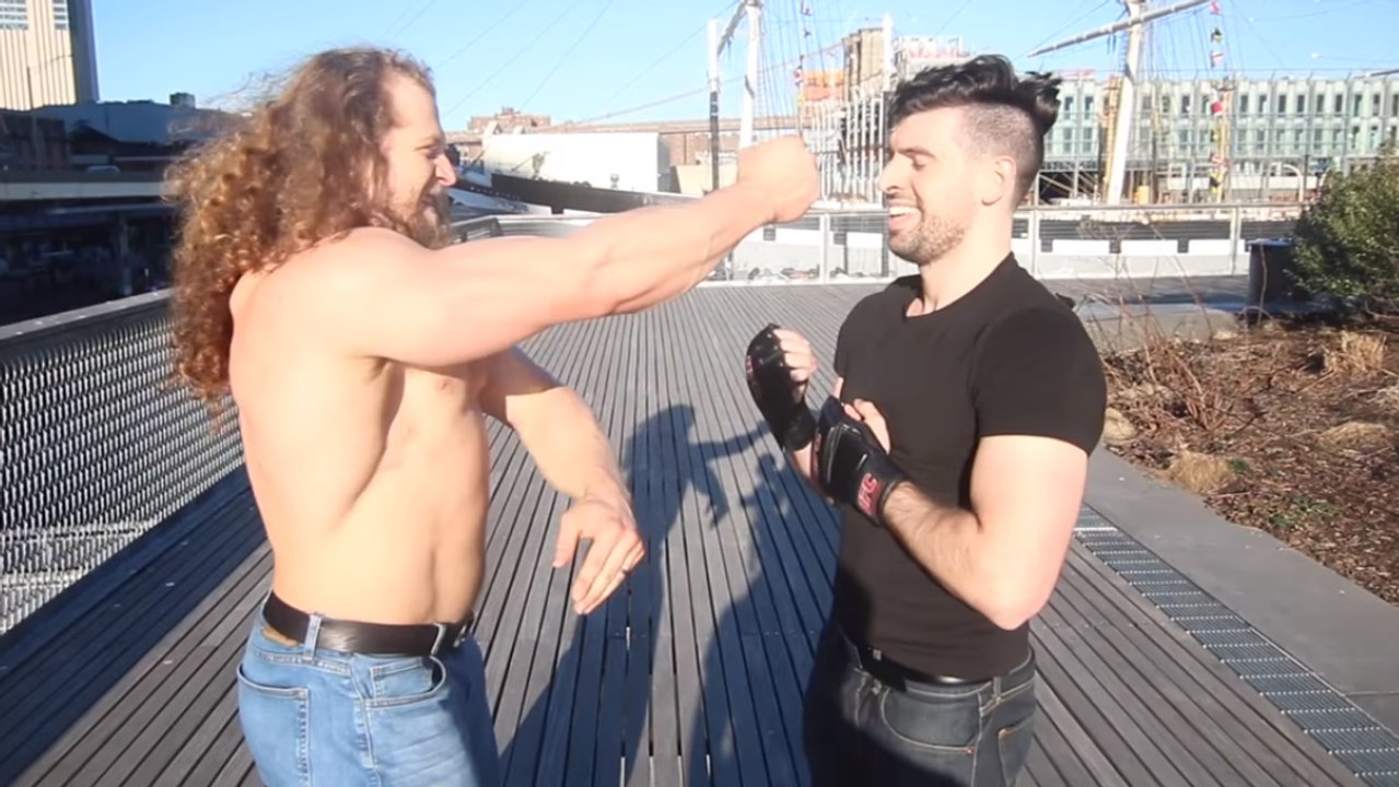 Ein Wing-Chun-Experte tritt gegen einen massiven Bodybuilder an!