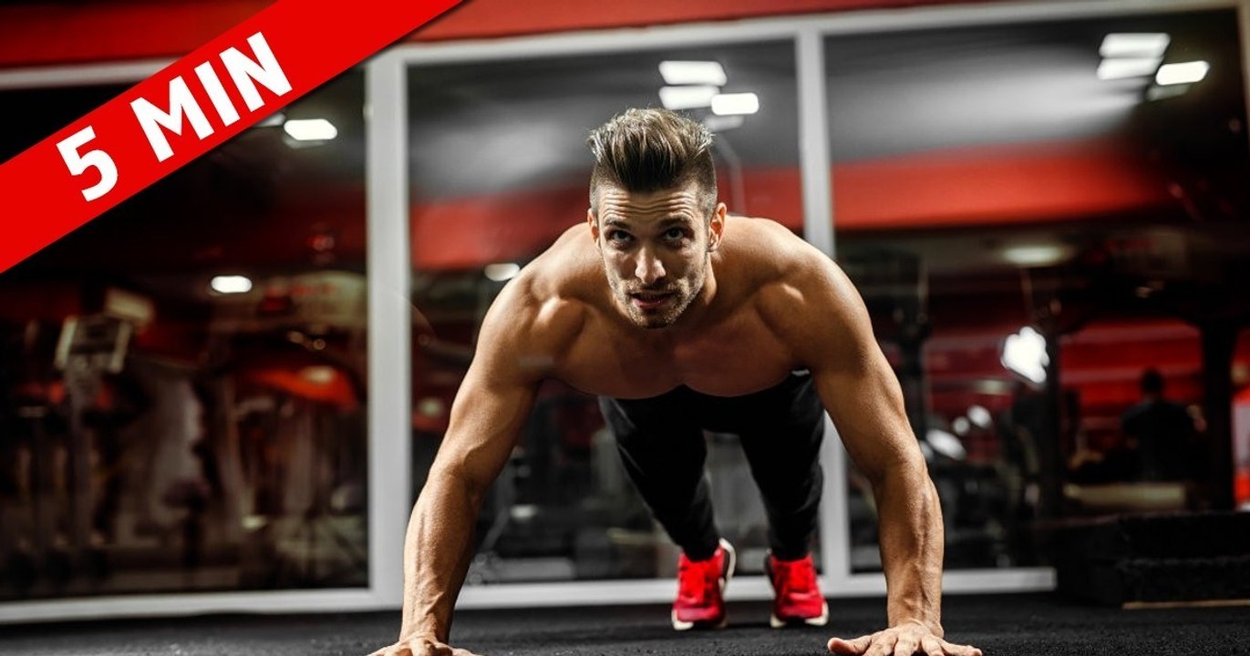 Mit nur 5 Minuten pro Tag trainierst du dir stahlharte Brustmuskeln an!