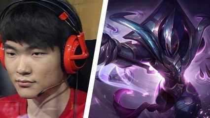 Descargar video: League of Legends : Faker humilie ses opposants avec un Azir low-health