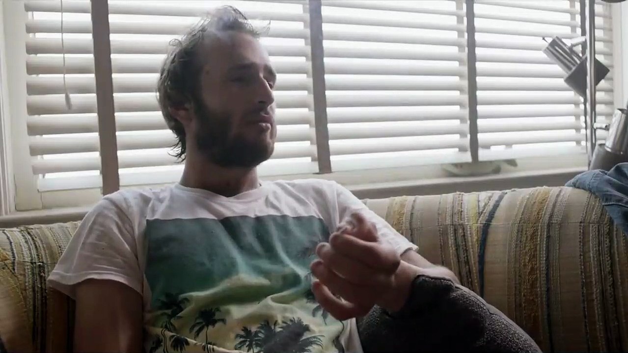 Between Worlds Orijinal Klip