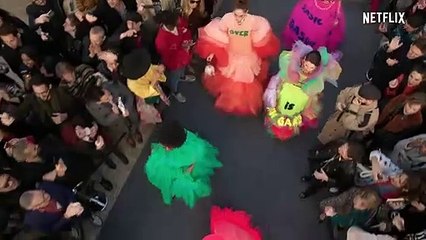 Emily in Paris Altyazılı Fragman