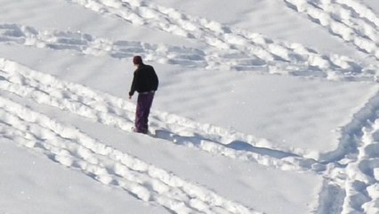Cet homme réalise des dessins incroyables dans la neige