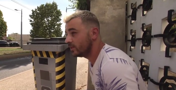 Lassé des excès de vitesse devant chez lui, il trouve une solution géniale pour ralentir les voitures