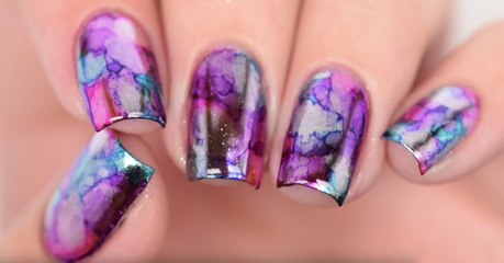 Nail art : vous n'avez besoin que d'un seul marqueur pour réaliser cette manucure miroir