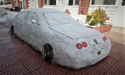 'Güneş görünce eriyen' arabasına 200 bin lira fiyat biçti