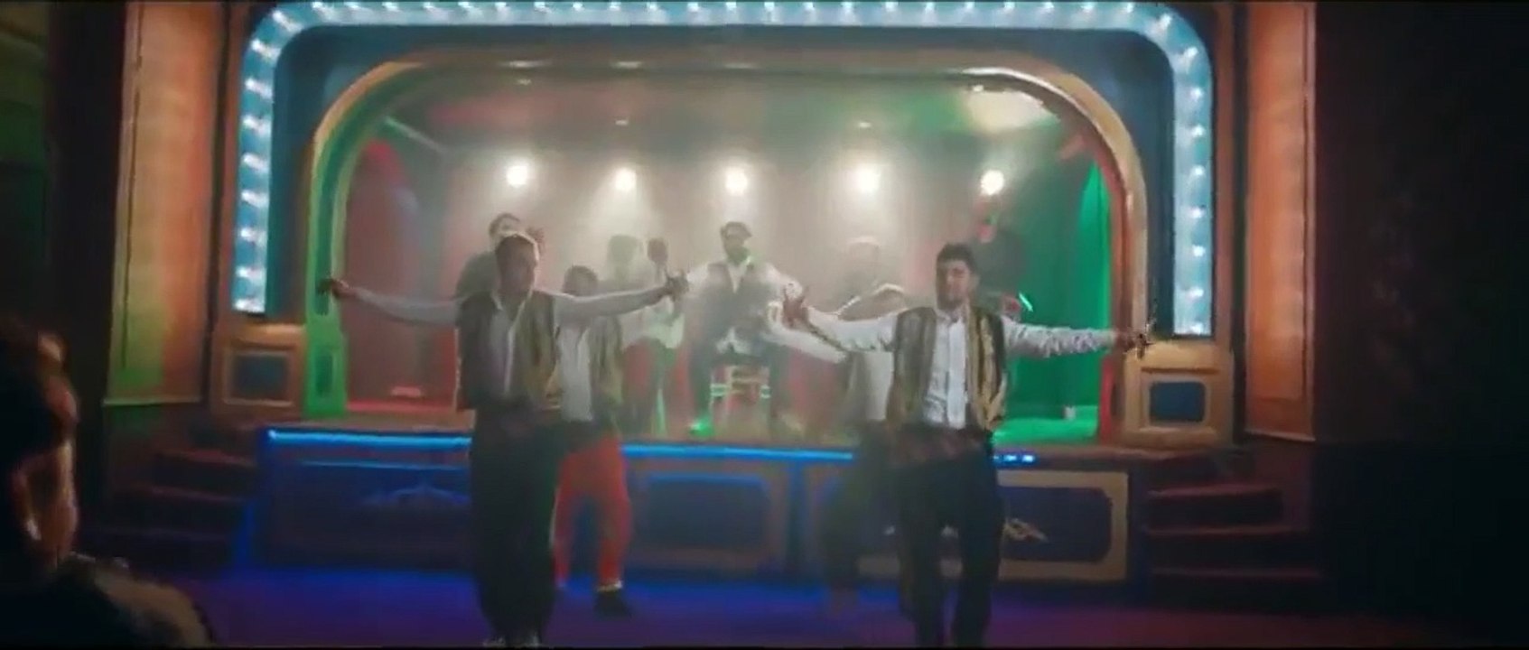 Kafalar Karışık Video klip