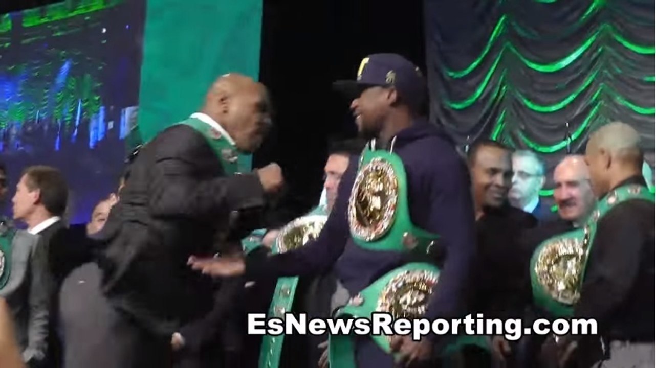 Mike Tyson verpasst Floyd Mayweather beinahe eine Rechte