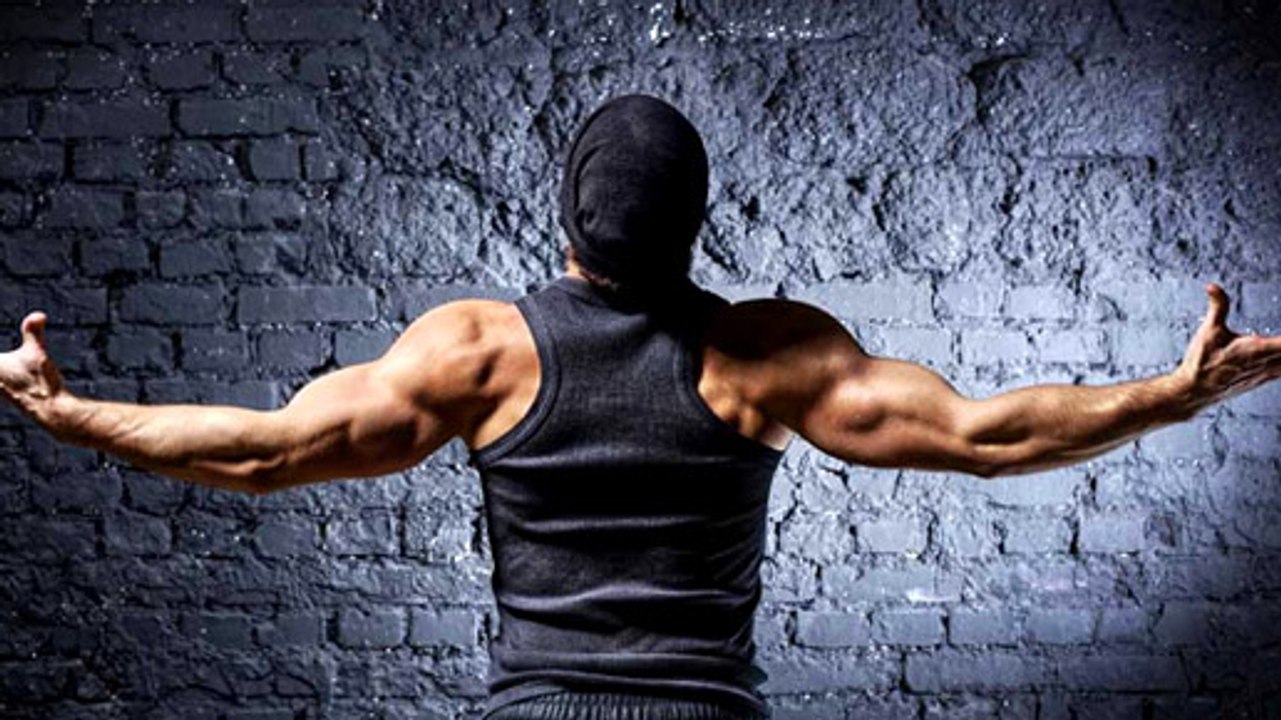 Stärke deinen Rücken effizienter und wende den Hack dann auch bei diesen Übungen an!