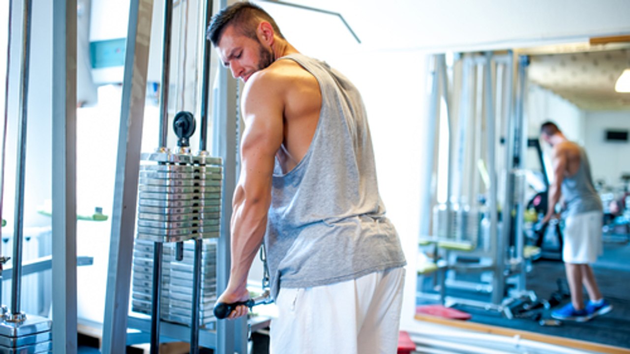 6 Minuten, um seinen Trizeps bis zur Erschöpfung zu trainieren