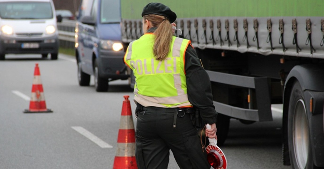 Rettungsgasse: Forderung nach härteren Strafen bei Nichtbeachtung