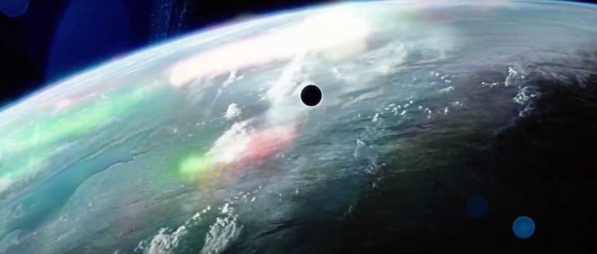 Kaos Yürüyüşü Altyazılı Fragman