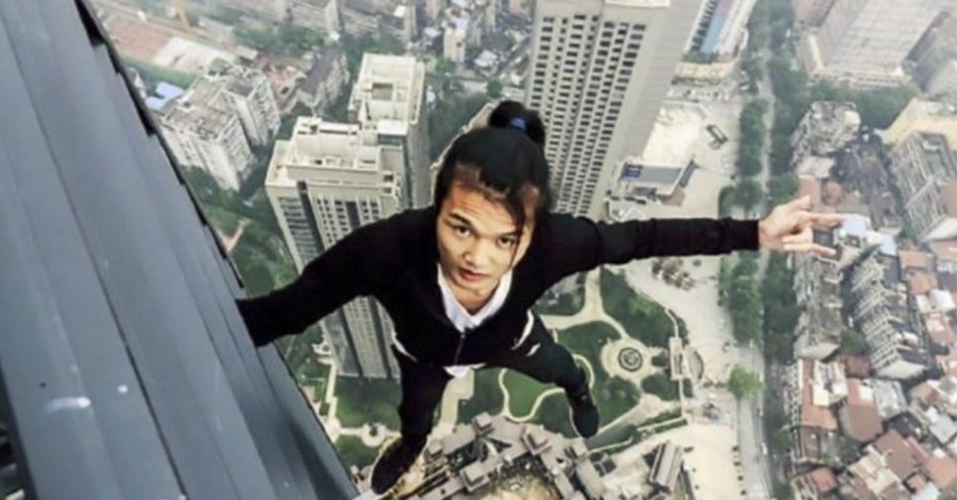 Echt oder nicht? Chinesischer Extrem-Youtuber stürzt von einem Hochhaus