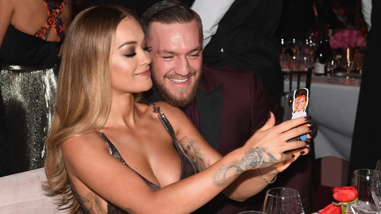 Sie provoziert mit einem Foto von sich und McGregor. Der Trainer von McGregor reagiert knallhart