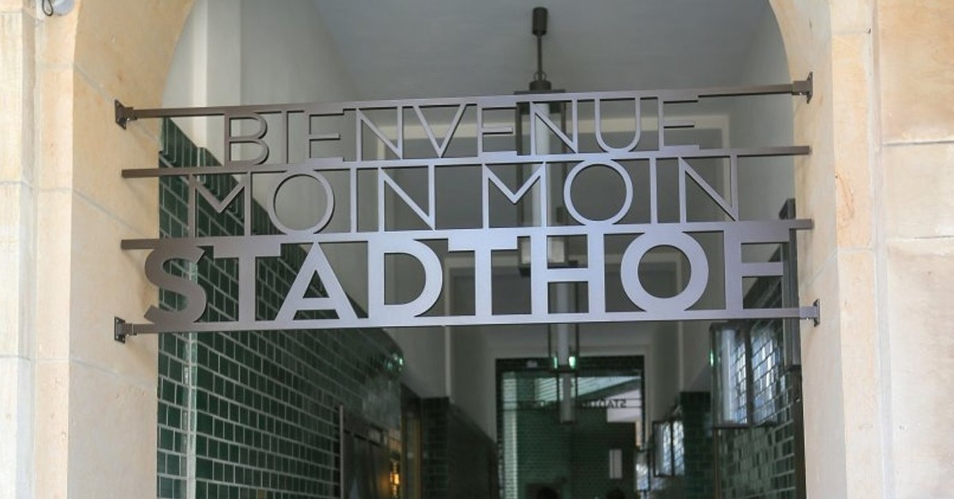 Hamburger Stadthöfe: Umstrittenes Eingangsschild wird entfernt