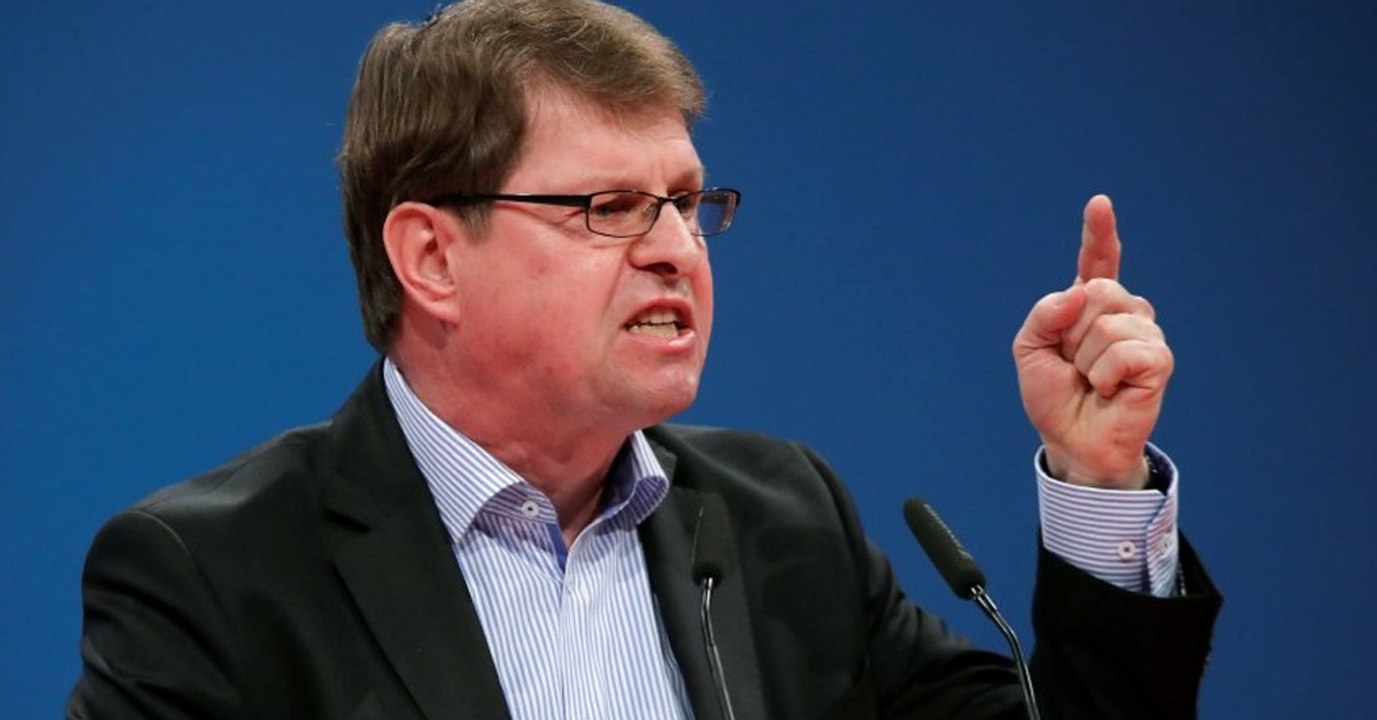 Streit um Familiennachzug: SPD-Mann attackiert CSU-Heimatminister Seehofer mit deutlichen Worten