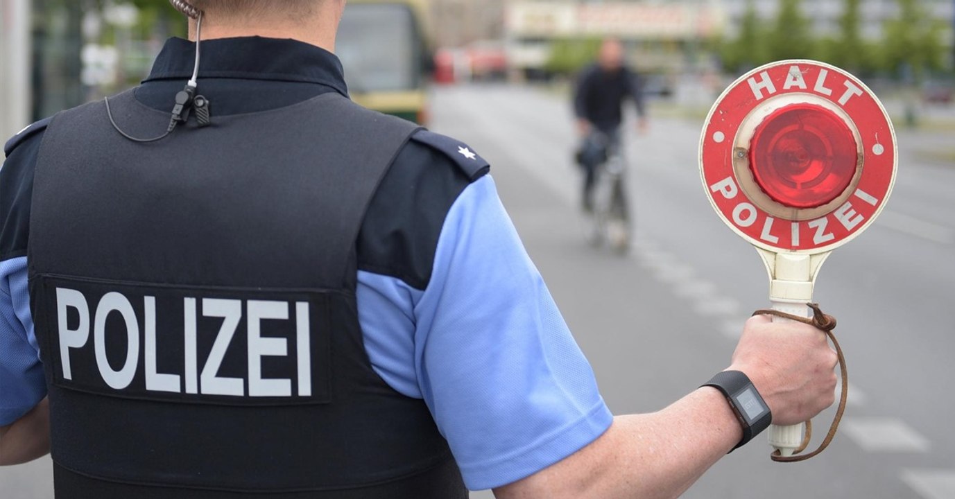 Polizei hält Fahrradfahrer bei 52 km/h an