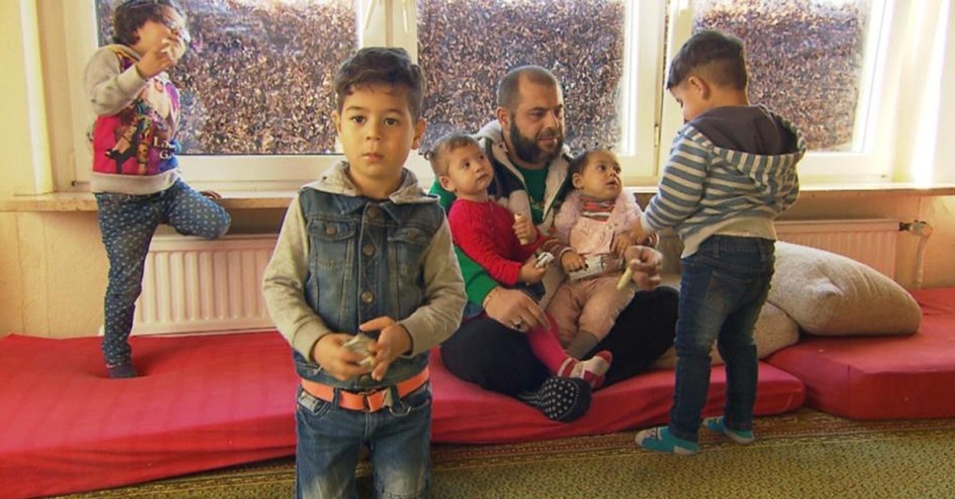 Syrischer Flüchtling mit zwei Ehefrauen: Jetzt greift ein Ex-Polizist durch