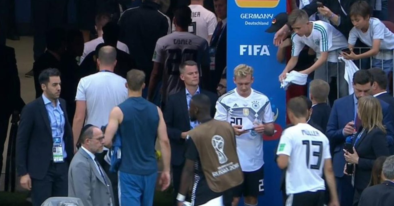 Nationalspieler Julian Brandt sorgt mit Aktion nach Mexiko-Pleite für Wut bei den Fans