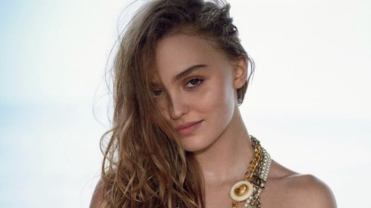 Lily-Rose Depp zeigt sich so freizügig wie noch nie