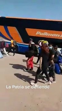 Chile importador de delincuencia: Buses llenos de inmigrantes ilegales para multiculturalizar Stgo