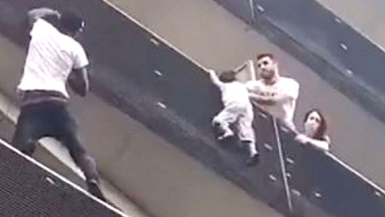 Kind hängt am Balkon: Der Nachbar, der dem „Spiderman von Paris“ geholfen hat, bricht sein Schweigen
