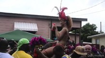 Rihanna : En petite tenue et ivre à la Barbade