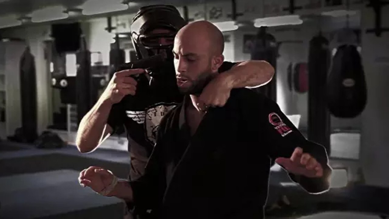 Entdeckt Roy Elghanayan: Den Bruce Lee des Krav Maga!