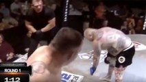 MMA-Kämpfer gibt mitten im Kampf auf, um sein Idol Travis Fulton nicht zu massakrieren