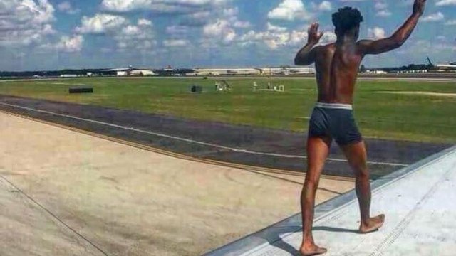 Flüchtling angeblich über Flügel eines Flugzeug in die USA gereist: Jetzt kommt die Wahrheit ans Licht