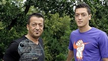 Papa Mustafa reagiert auf Rücktritt von Mesut Özil: „Das ist unwürdig“