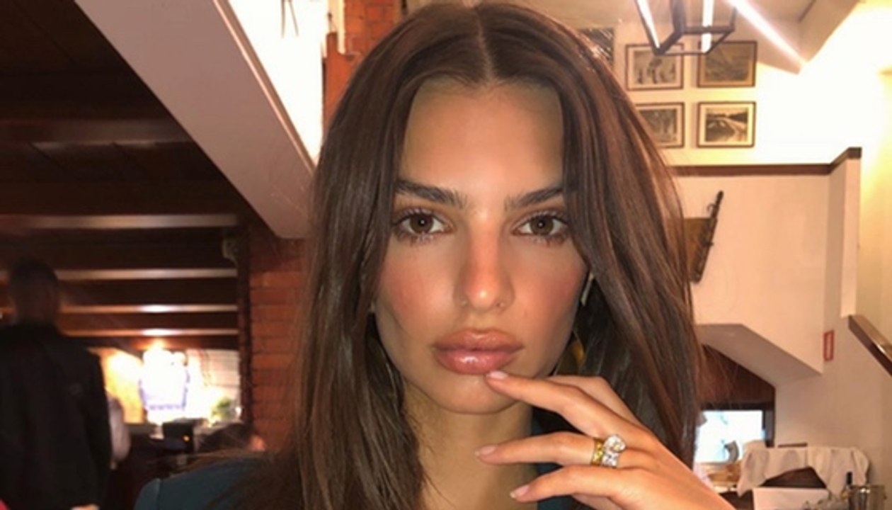 Emily Ratajkowski: Extrem tief ausgeschnittenes Dekolleté bringt alle ins Schwitzen