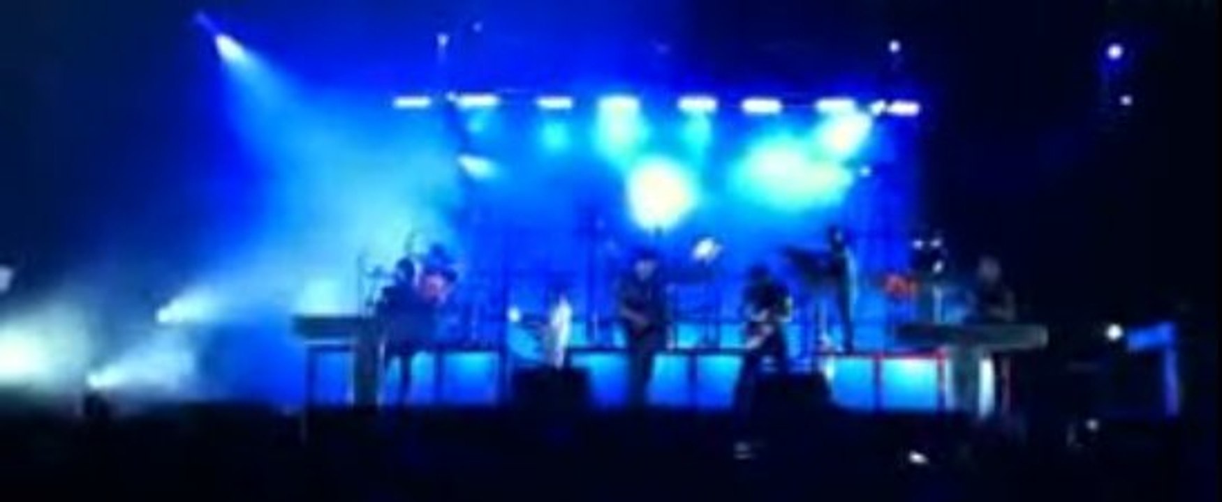 Mark Ronson reprend Back to Blak pour rendre hommage à Amy Winehouse