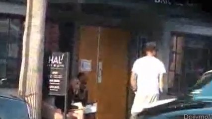 Lindsay Lohan : Elle achète de la drogue dans la rue