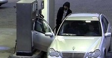 Neue Masche von Dieben an der Tankstelle: Wenn ihr das seht, alarmiert die Polizei!