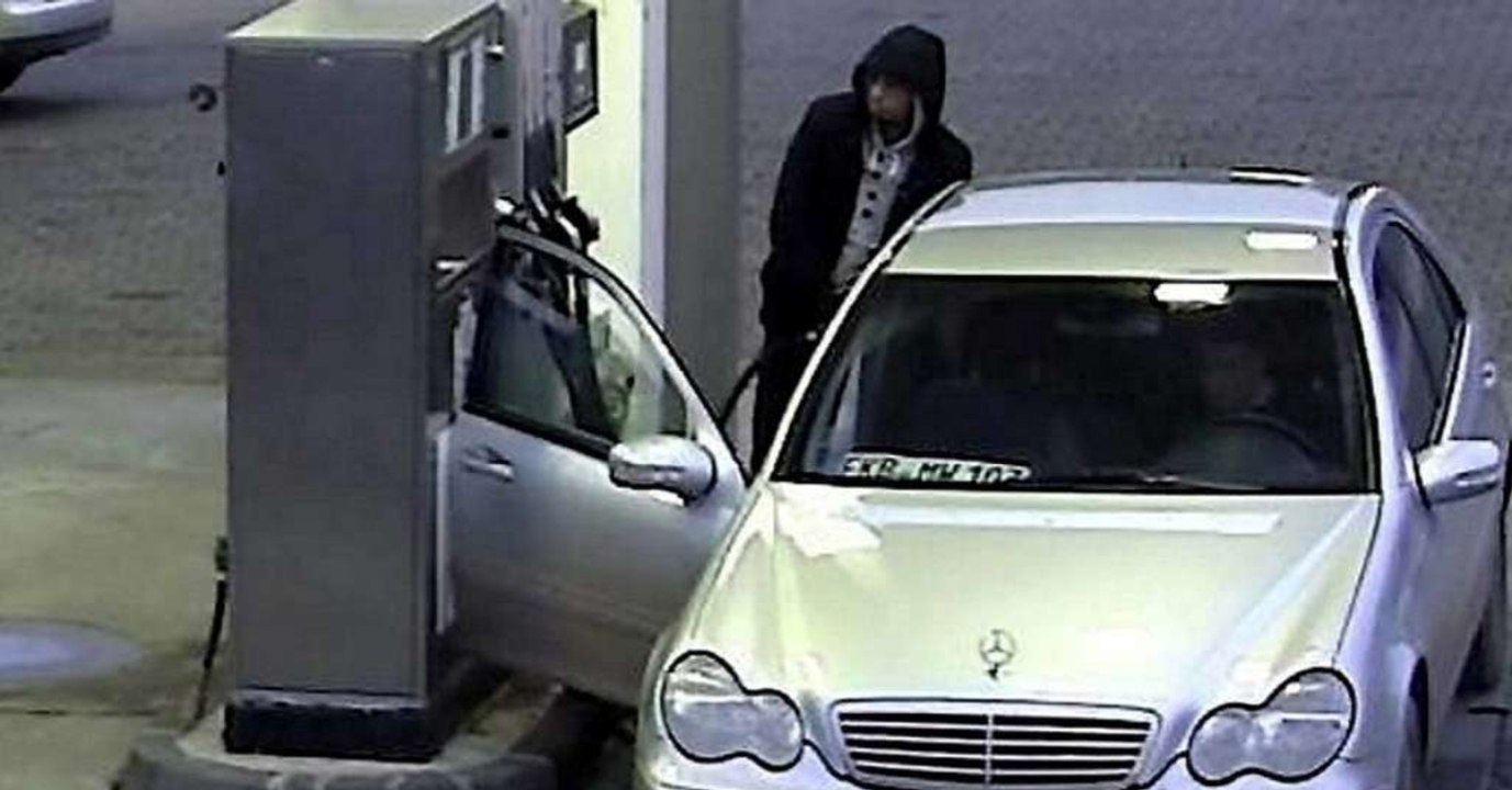Neue Masche von Dieben an der Tankstelle: Wenn ihr das seht, alarmiert die Polizei!