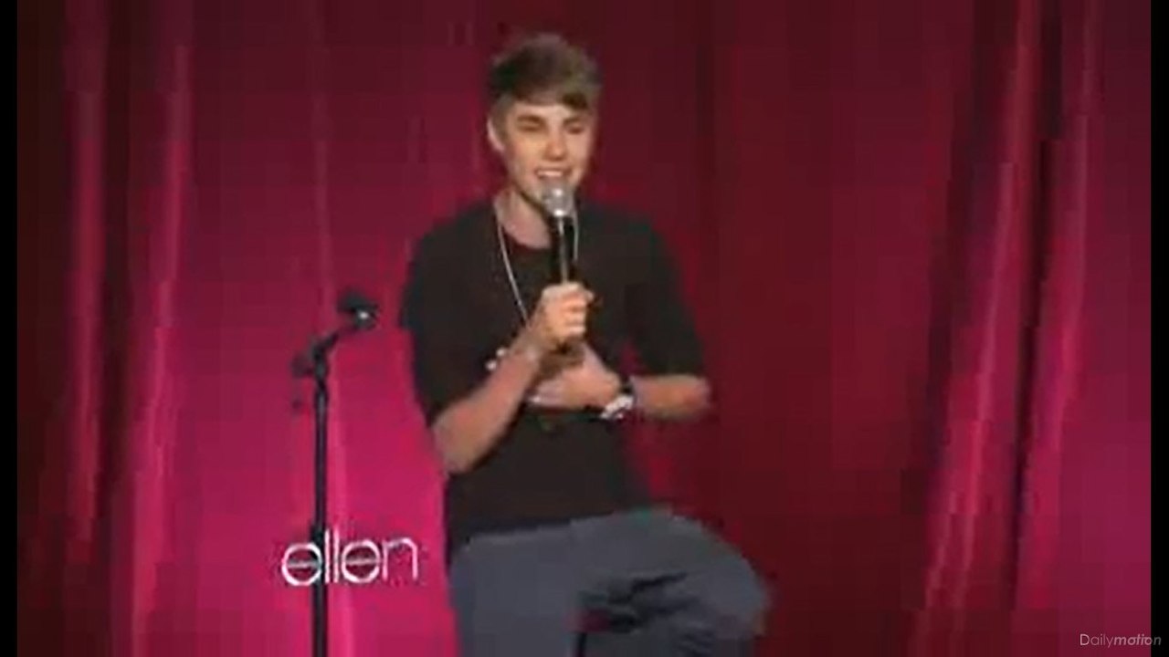 Justin Bieber confie à des enfants qu'il embrasse Selena Gomez