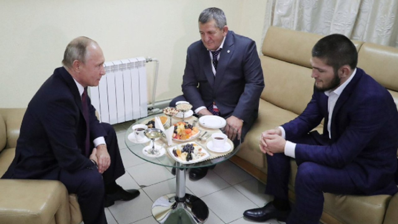 Wladimir Putin empfängt Khabib Nurmagomedov und dessen Vater: Er findet deutliche Worte!
