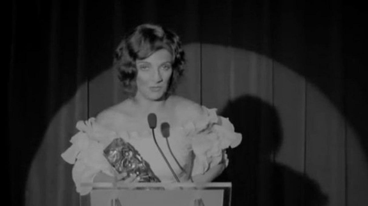 Florence Foresti : Elle parodie Marion Cotillard, Madonna et Lady Gaga