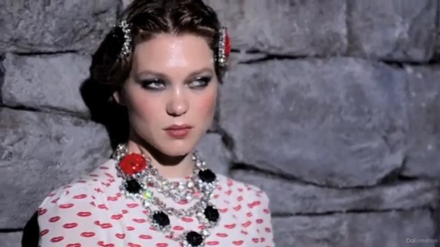 Léa Seydoux reste égérie Prada