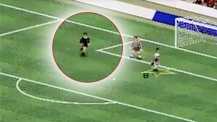 FIFA 94 : quand l'arbitre poursuit des joueurs pour leur mettre un carton