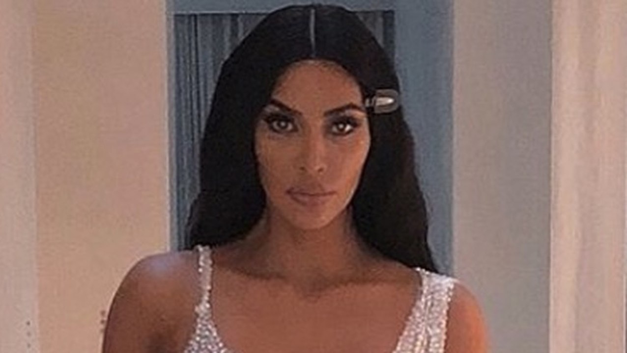 Fans reagieren sofort: Kim Kardashians Kleid ist komplett durchsichtig!