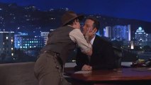 Johnny Depp embrasse sur la bouche l'animateur télé Jimmy Kimmel