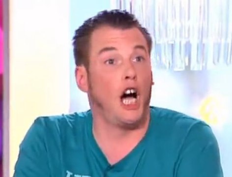 Norbert chante une chanson paillarde dans le Zapping People