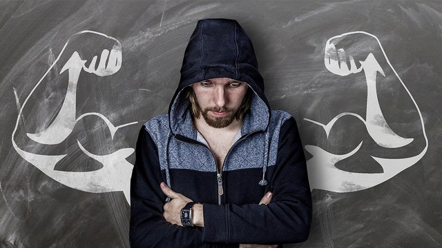 Brustmuskeln zerreißen beim Bankdrücken : Sechs völlig falsche Aussagen über Krafttraining